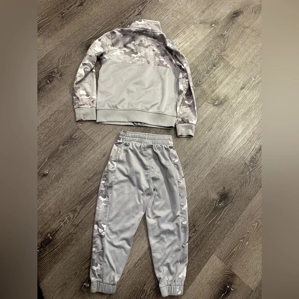 Camo toddler grey and lime Nike 2 piece sweatsuit sweatpants outfit and jacket